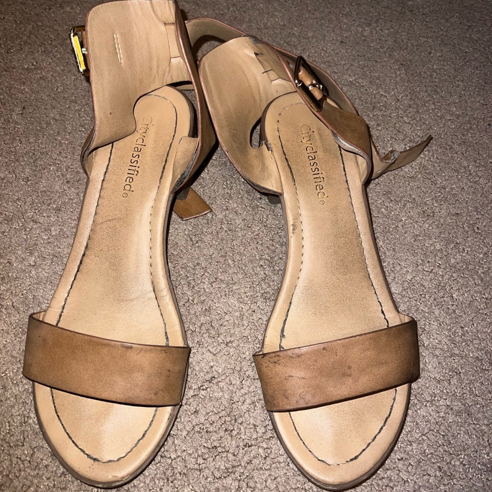 Classified Tan Sandals with Elegant Straps